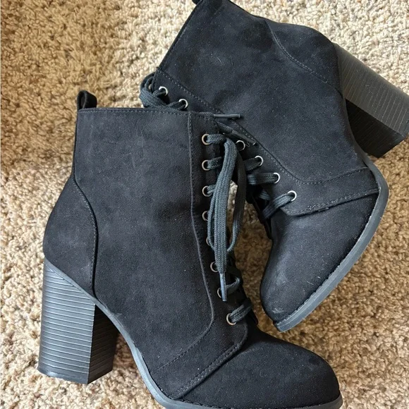 Y2K Women's Black Lace-Up Ankle Boots - Picture 2 of 5